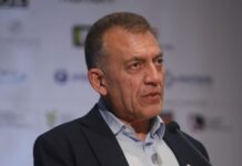 ΕΟΚ: Ο Βρούτσης ζητά άμεσες εκλογές μετά την παραίτηση Λιόλιου – «Παγώνουν» οι επιχορηγήσεις