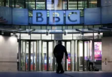 Το BBC ζητά συγγνώμη από τον Τραμπ για παραπλανητικό μοντάζ, απορρίπτει όμως το αίτημα για αποζημίωση