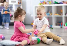 Υποβολή ενστάσεων για τα προσωρινά αποτελέσματα των voucher παιδικών σταθμών Εσπα έως τις 13 Αυγούστου Εικόνα με παιδιά σε παιδικό σταθμό