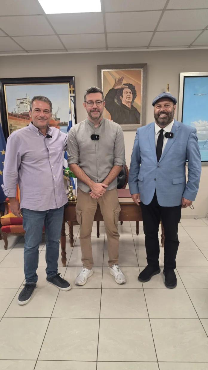 Μέλη ΚΑΠΗ Περάματος σε μάθημα υπολογιστών