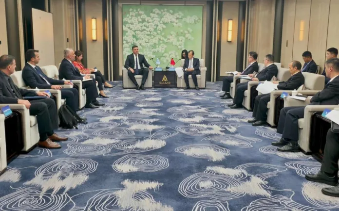 Βασίλης Κικίλιας και Liu Wei σε συνάντηση στη Σαγκάη